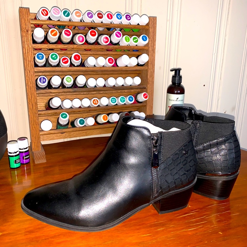 One Day Sale - Vera Wang  Designer Boots